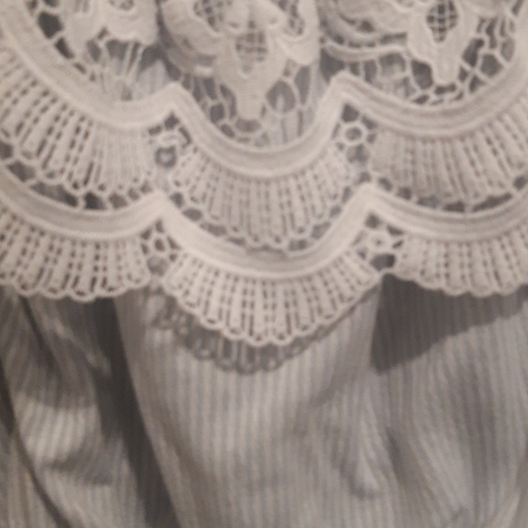 Off shoulder shirt - Picture 2 of 2